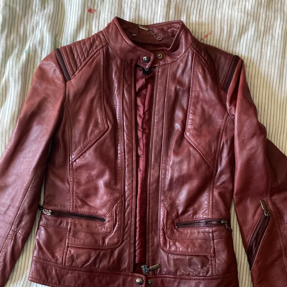 Leather jacket - Picture 2 of 4